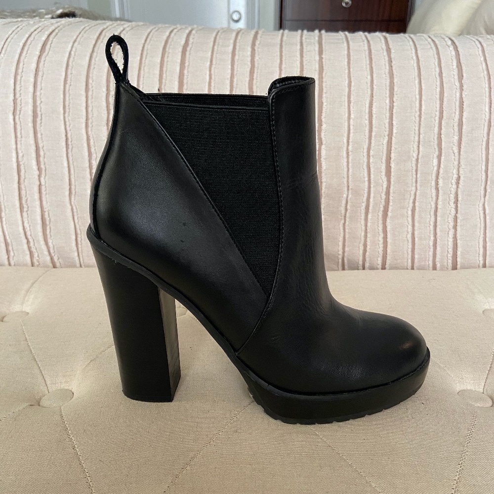 Aldo Black Platform Pull on Ankle Boot